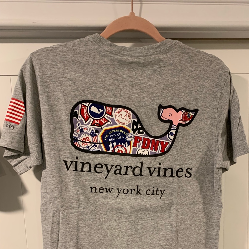 Vineyard Vines FDNY t-shirt